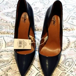 Navy blue pumps